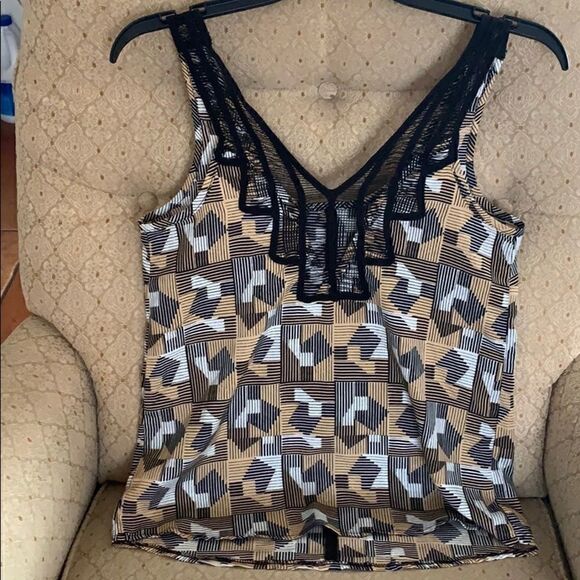***** 5 for $25 Lush Tank with Beautiful Open Weave on Back - Picture 1 of 6